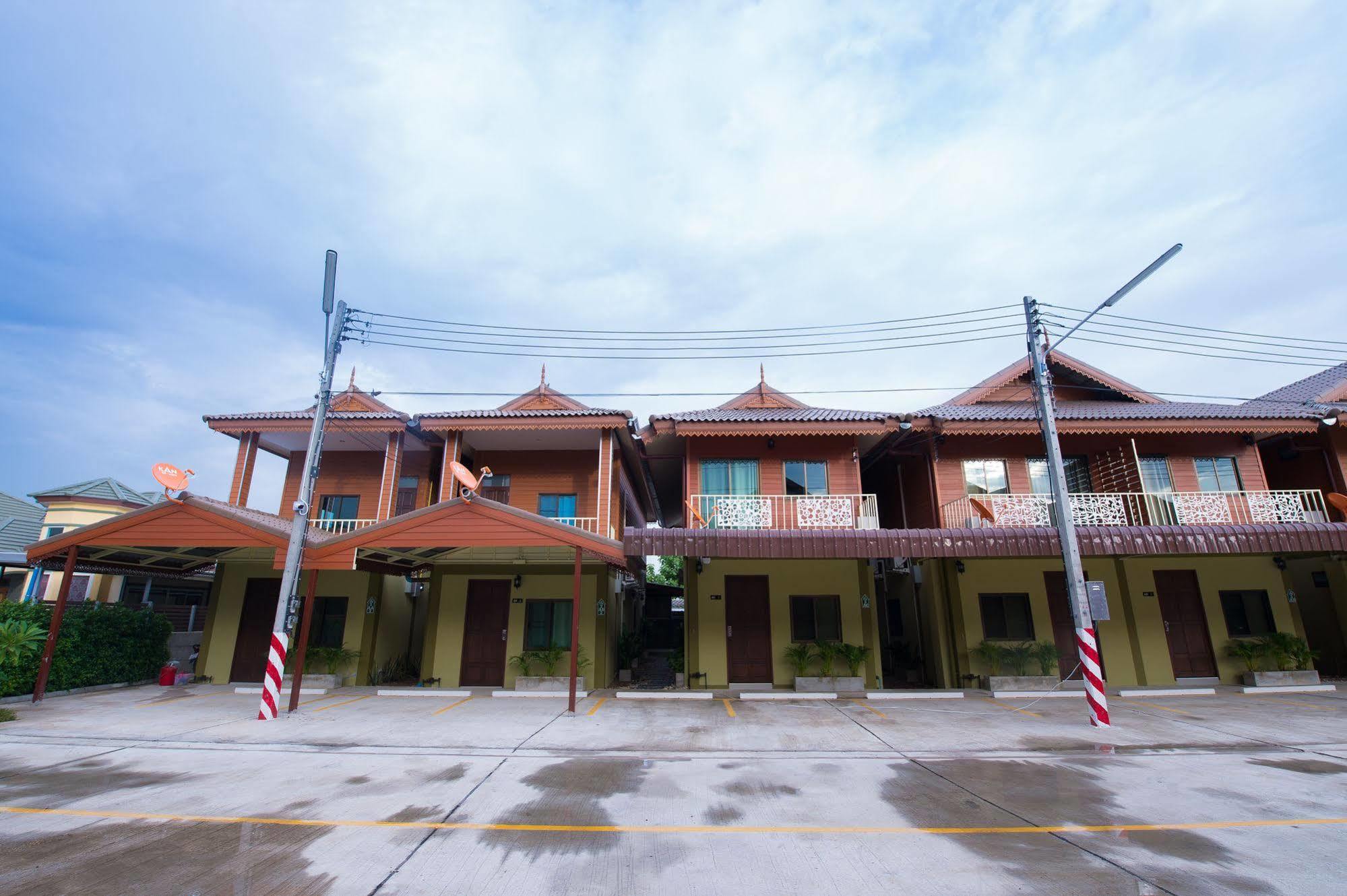 Sri Siam Resort Kanchanaburi Bagian luar foto