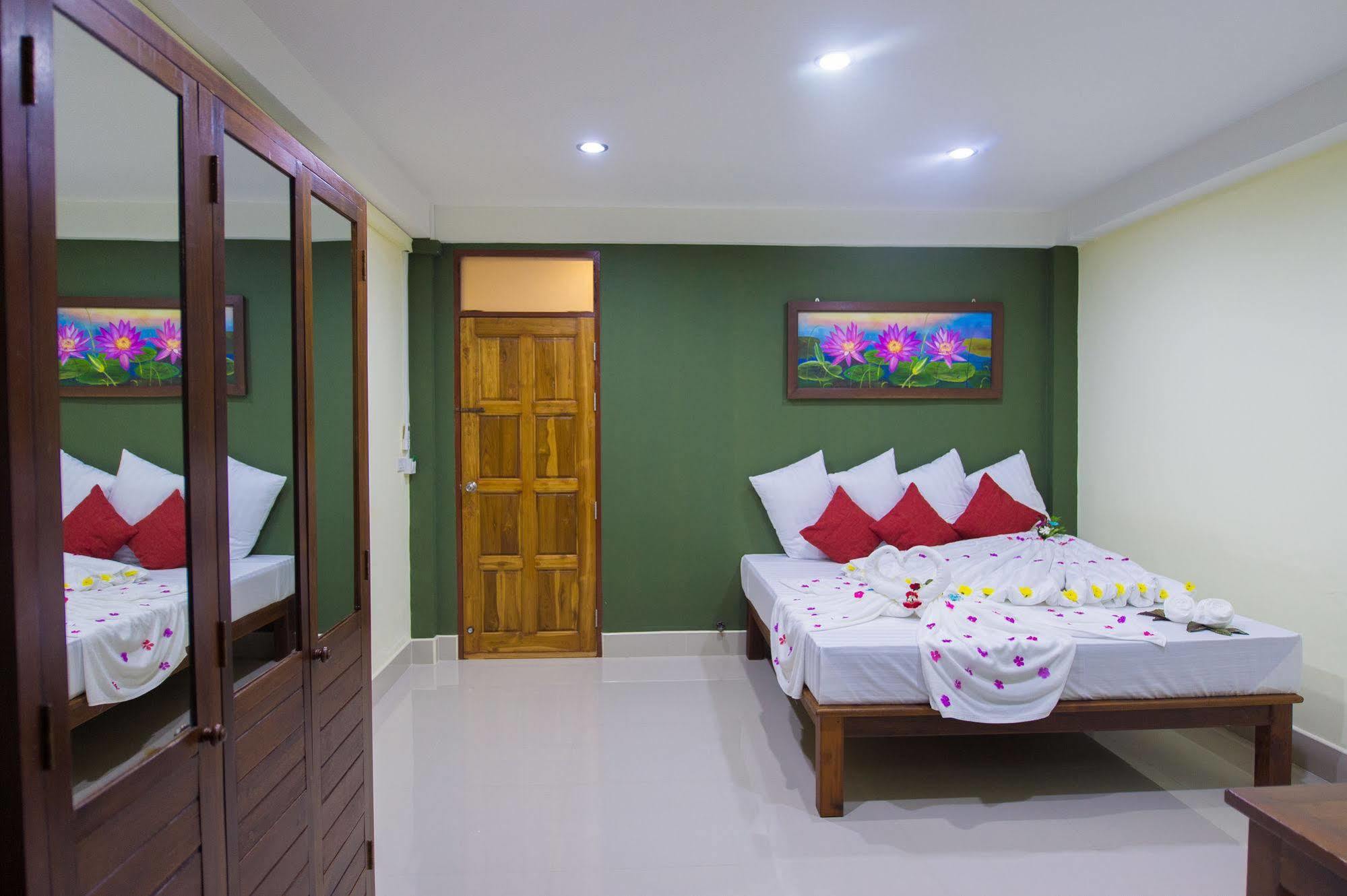 Sri Siam Resort Kanchanaburi Bagian luar foto